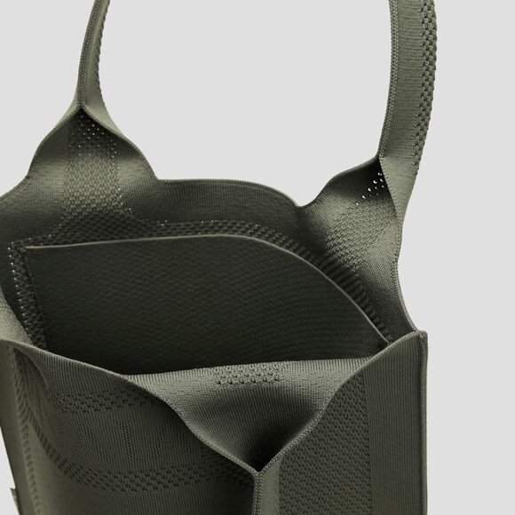 BNWT Vivaia Zahara Daily Tote (Pro Version) - Picture 3 of 5